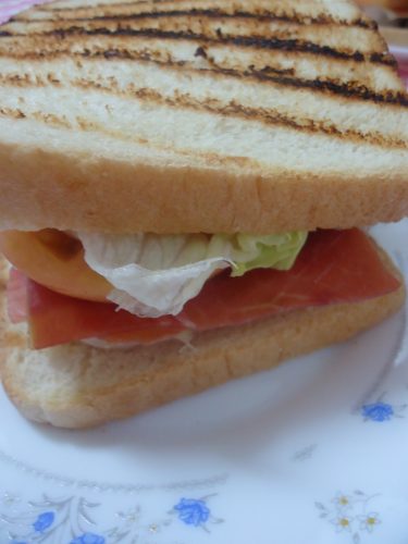 sandwich-de-jamon-serrano-y-queso-brie-3